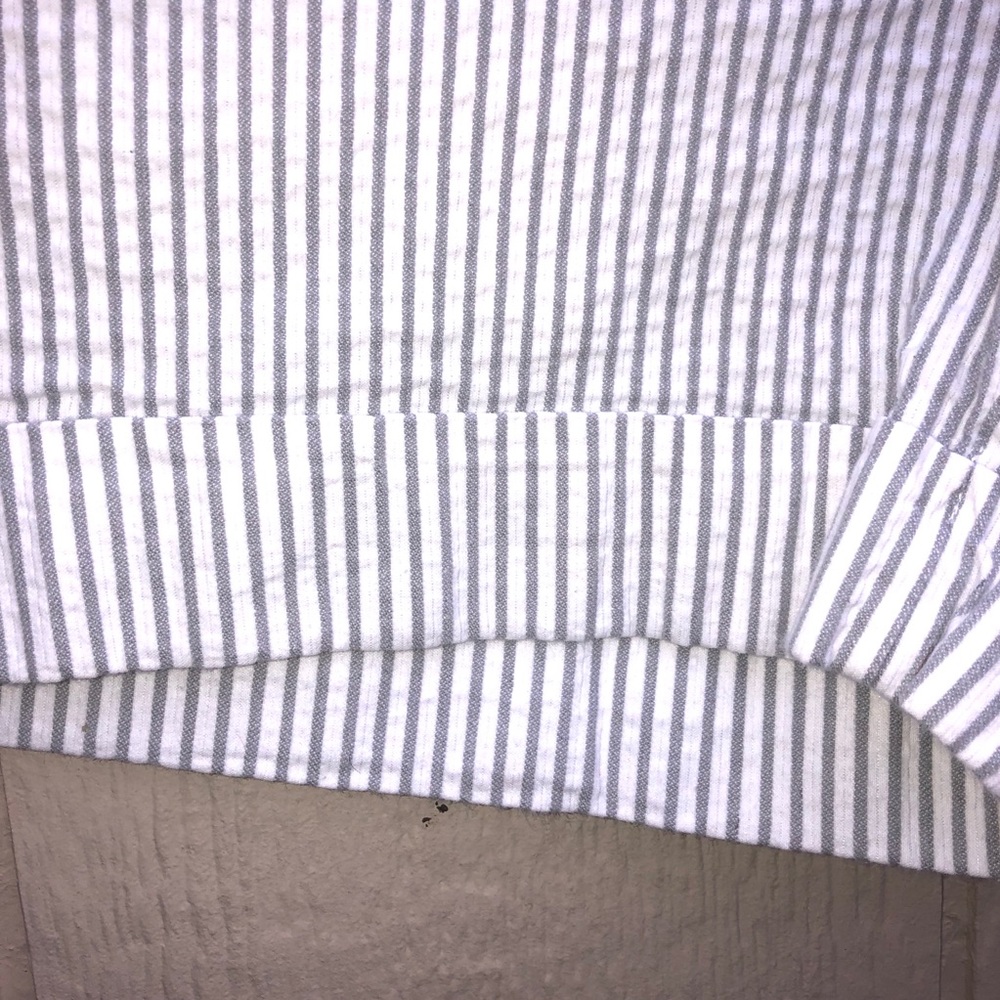 ⚡️5/$15⚡️ Tommy Hilfiger | White/Gray Striped Shorts | 6 - Picture 4 of 8